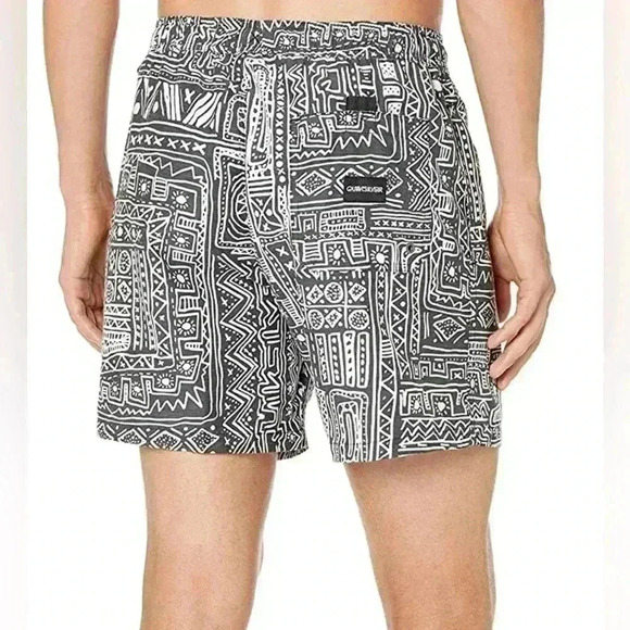 Quiksilver Men's Voodoo Volley Shorts Black White Pockets Drawstring EUC - Picture 2 of 12